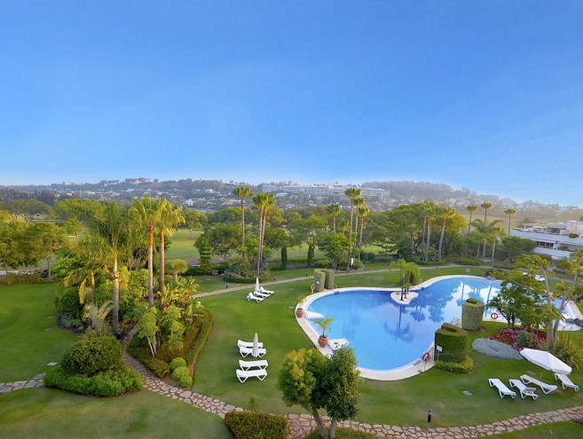Apartamento for sale in Nueva Andalucía, Marbella