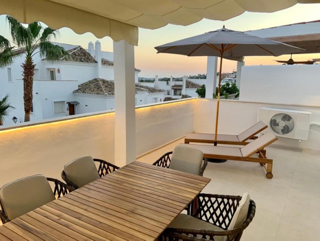 Apartment for sale in Nueva Andalucía, Marbella
