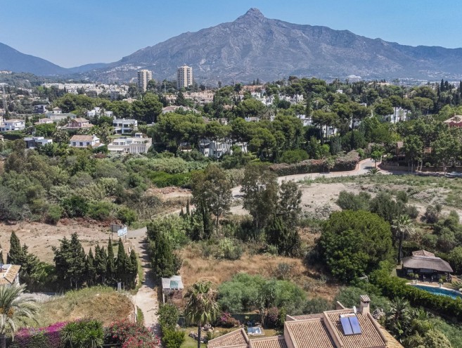 Plot for sale in Nueva Andalucía, Marbella