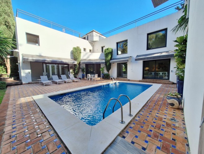 Villa for sale in Nueva Andalucía, Marbella