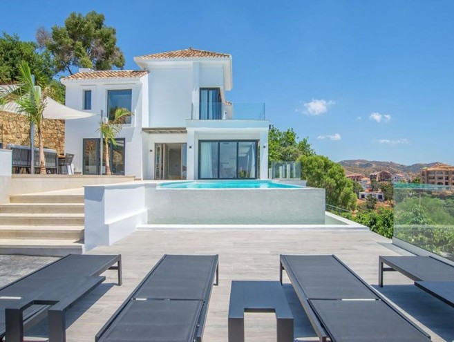 Villa for sale in Elviria, Marbella