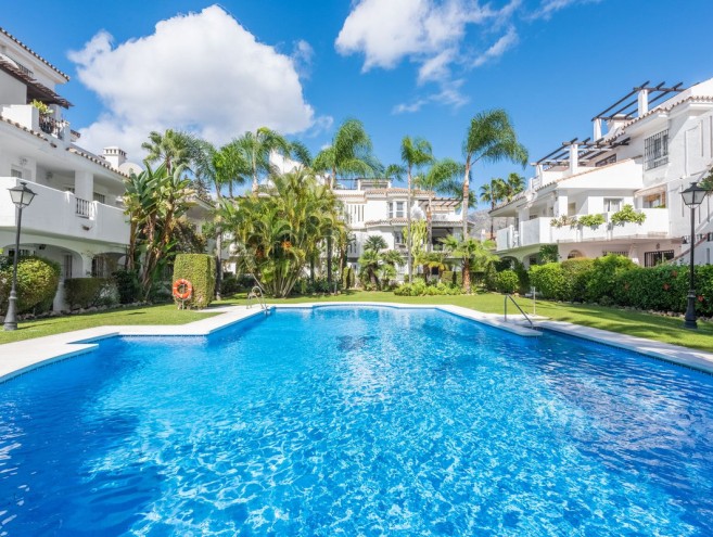 Apartment for sale in Nueva Andalucía, Marbella