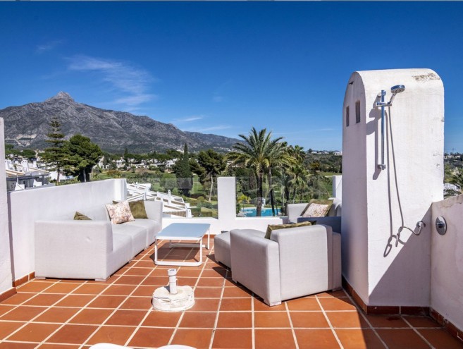 Apartment for sale in Nueva Andalucía, Marbella