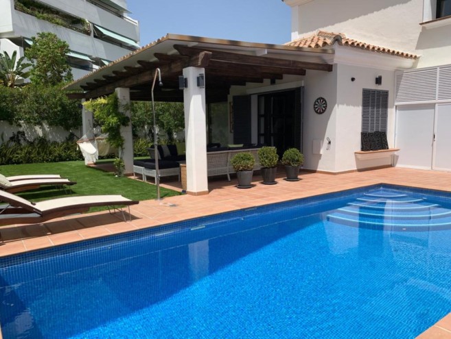 Unifamiliar for sale in Guadalmina Baja, Marbella