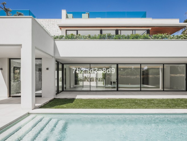 Villa for sale in Guadalmina Baja, Marbella