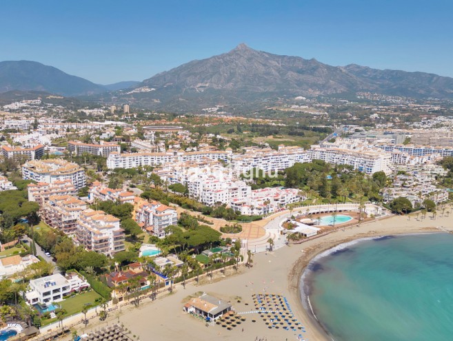 Apartment for sale in Puerto Banús, Marbella