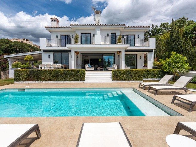 Villa for sale in Elviria, Marbella