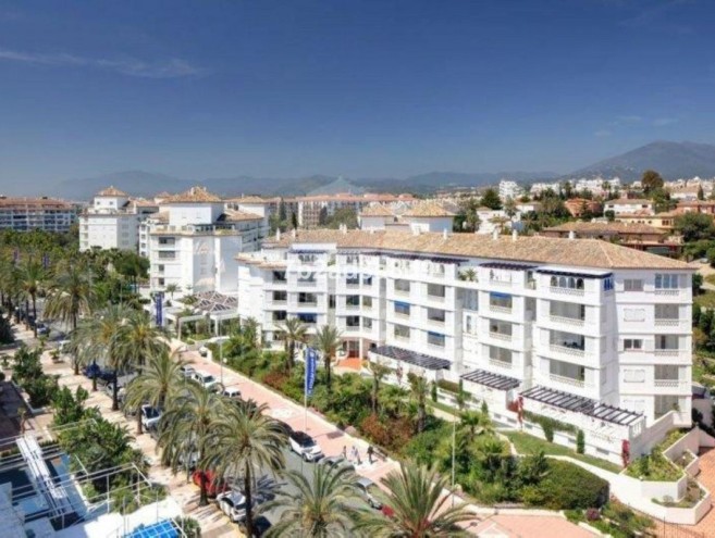 Apartment for sale in Puerto Banús, Marbella
