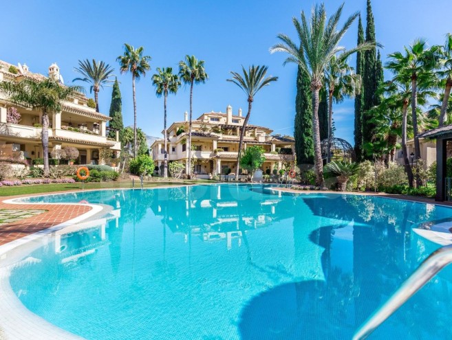 Apartamento for sale in Nueva Andalucía, Marbella
