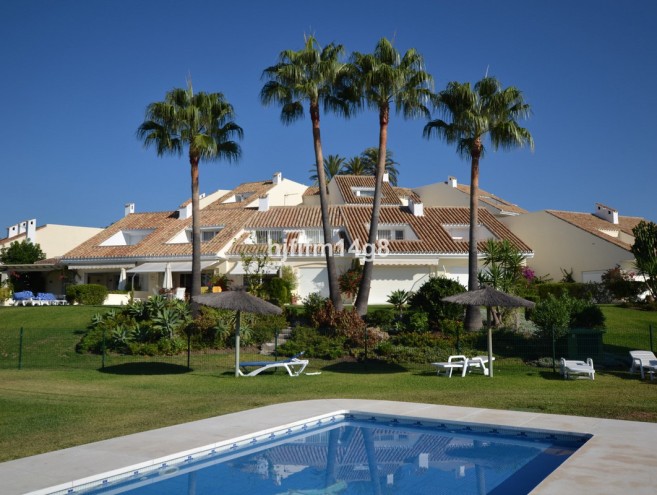 Maison Jumelée for sale in Nueva Andalucía, Marbella