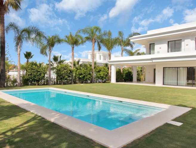Villa for sale in The Golden Mile, Marbella