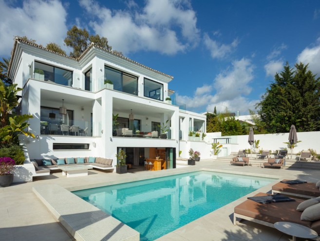 Villa for sale in Nueva Andalucía, Marbella