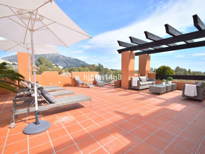 Apartment for sale in Nueva Andalucía, Marbella