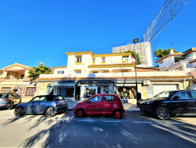 Villa for sale in Nueva Andalucía, Marbella