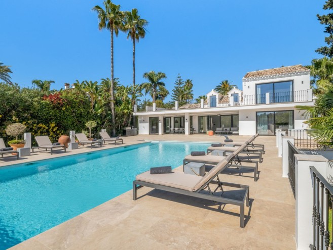 Villa for sale in Nueva Andalucía, Marbella