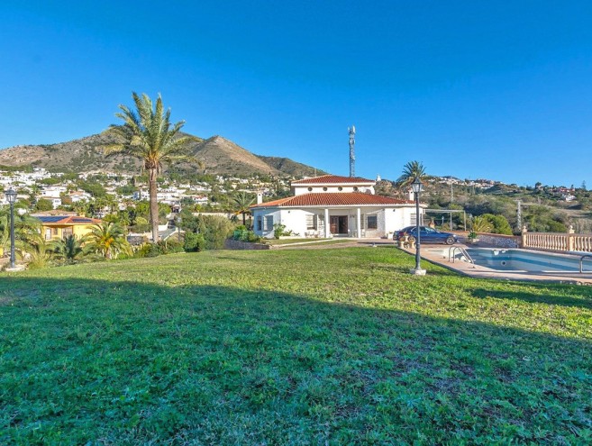 Villa for sale in La Capellania, Marbella