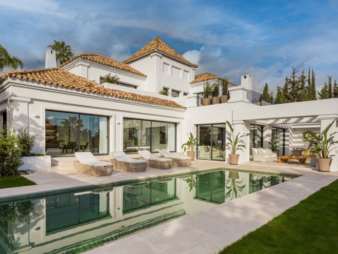 Villa for sale in Nueva Andalucía, Marbella