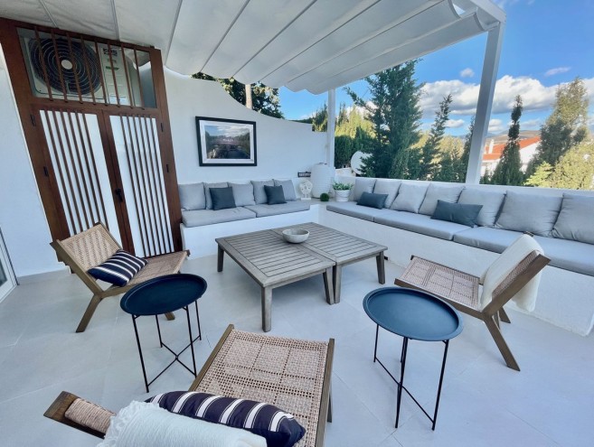 Apartment for sale in Nueva Andalucía, Marbella