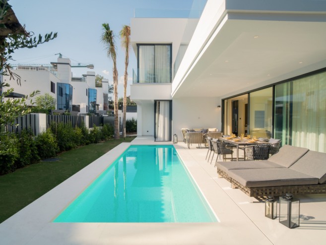 Villa for sale in The Golden Mile, Marbella