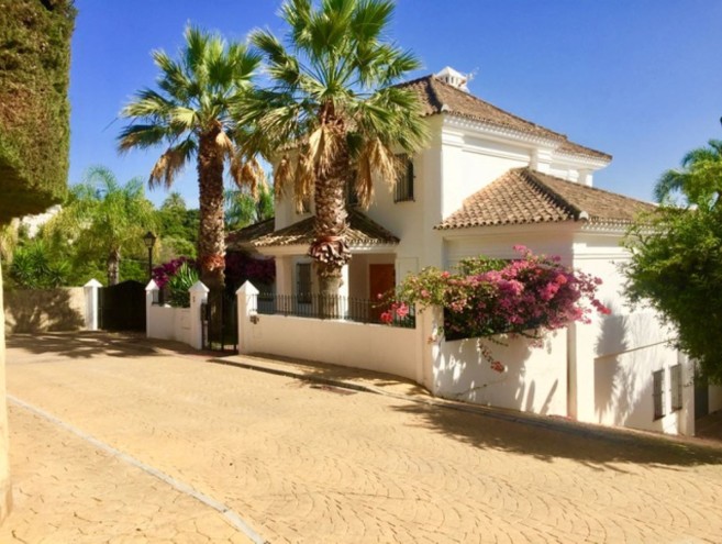Villa for sale in Elviria, Marbella