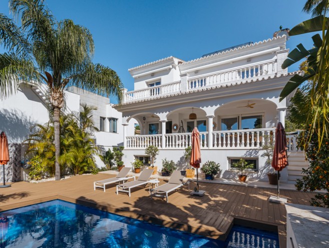Villa for sale in The Golden Mile, Marbella