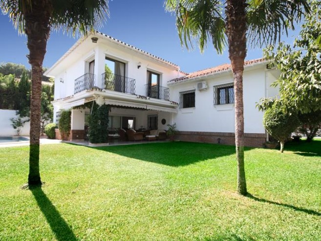 Villa for sale in Los Monteros, Marbella