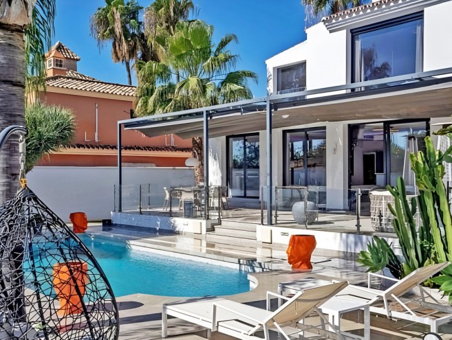Villa for sale in Nueva Andalucía, Marbella