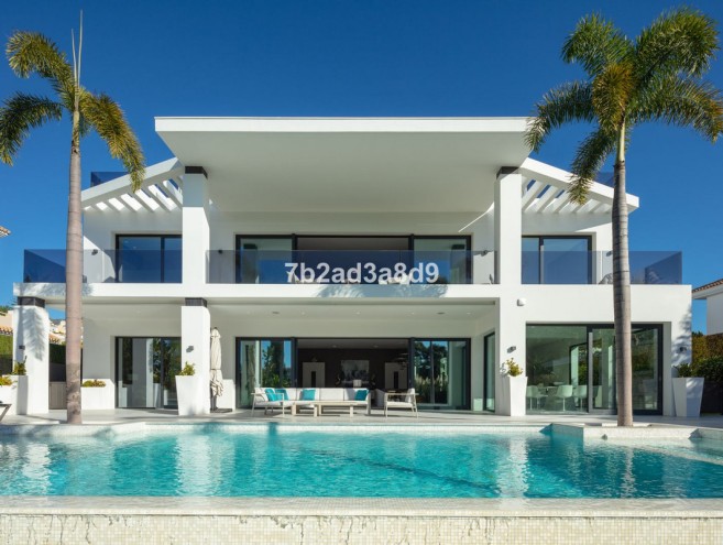 Villa for sale in Nueva Andalucía, Marbella