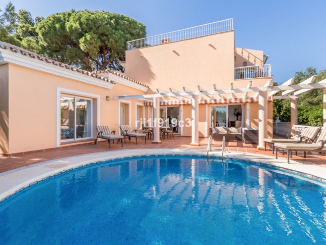 Villa for sale in Elviria, Marbella