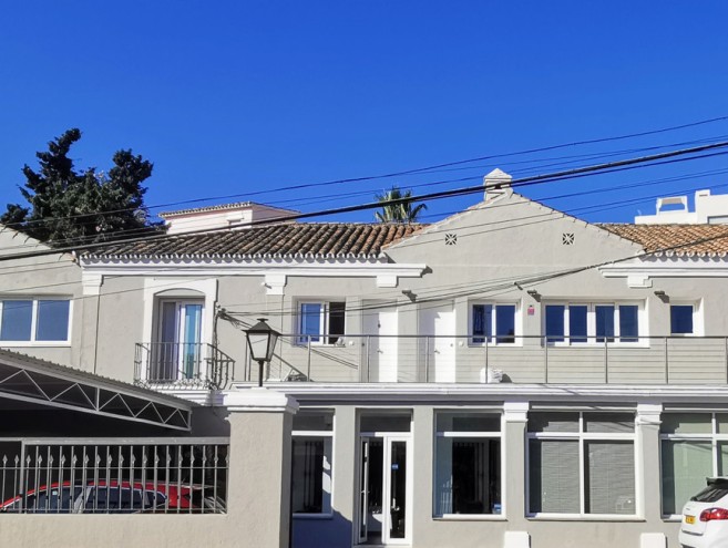 Commerce for sale in Nueva Andalucía, Marbella