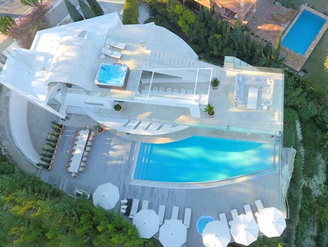 Villa for sale in Nueva Andalucía, Marbella