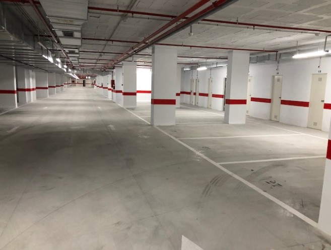 Comercial for sale in Nueva Andalucía, Marbella
