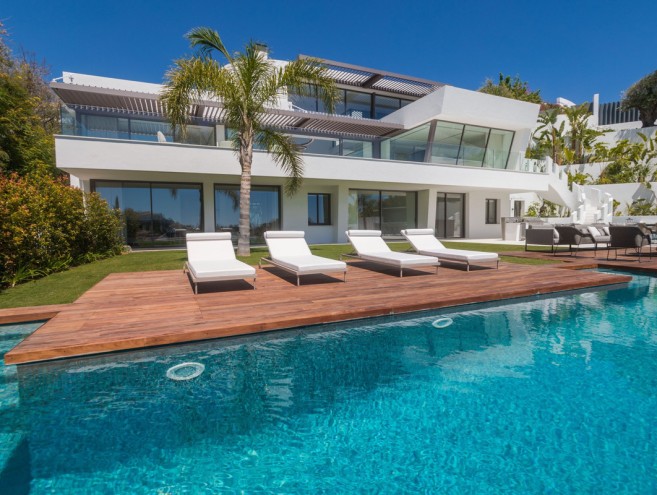 Villa for sale in La Quinta, Marbella