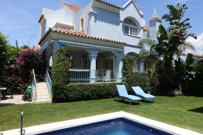 Villa for sale in , Puerto Banús