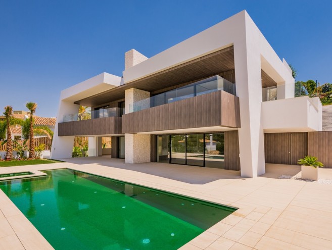 Villa for sale in Nueva Andalucía, Marbella