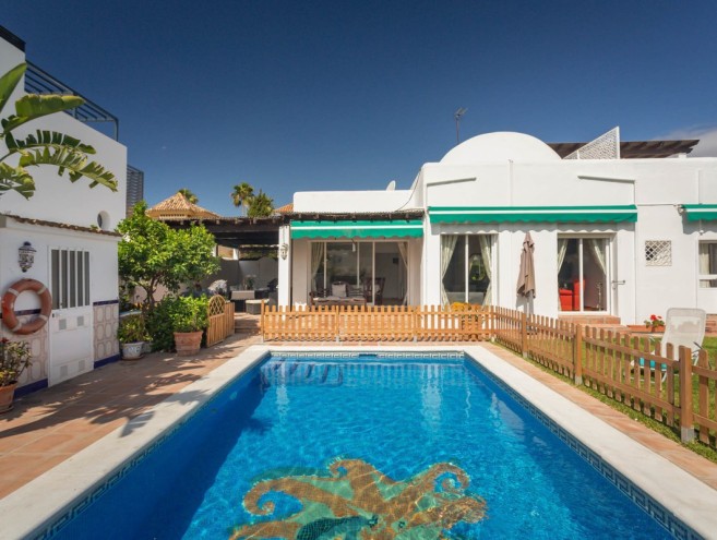Villa for sale in Nueva Andalucía, Marbella