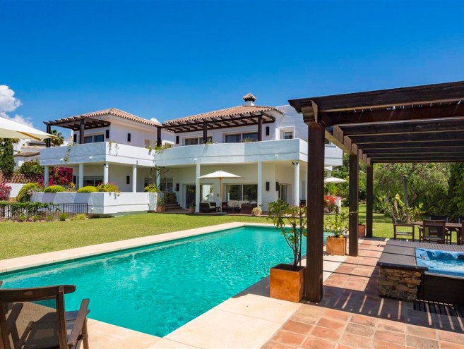 Villa for sale in Bahía de Marbella, Marbella