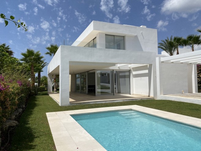 Villa for sale in Río Real, Marbella
