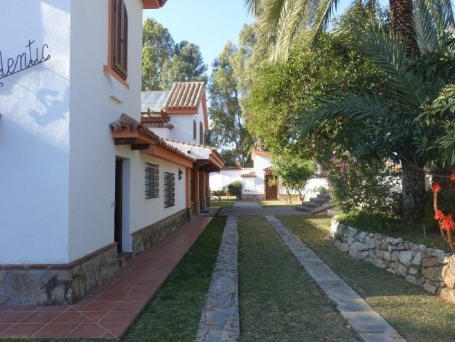 Villa for sale in Puerto Banús, Marbella