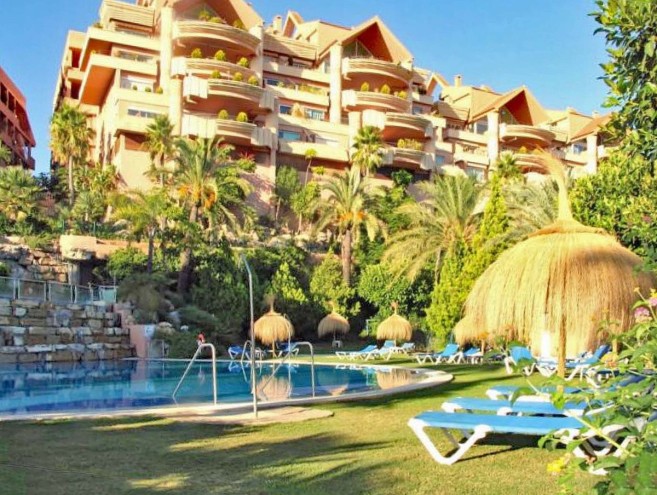 Apartamento for sale in Nueva Andalucía, Marbella