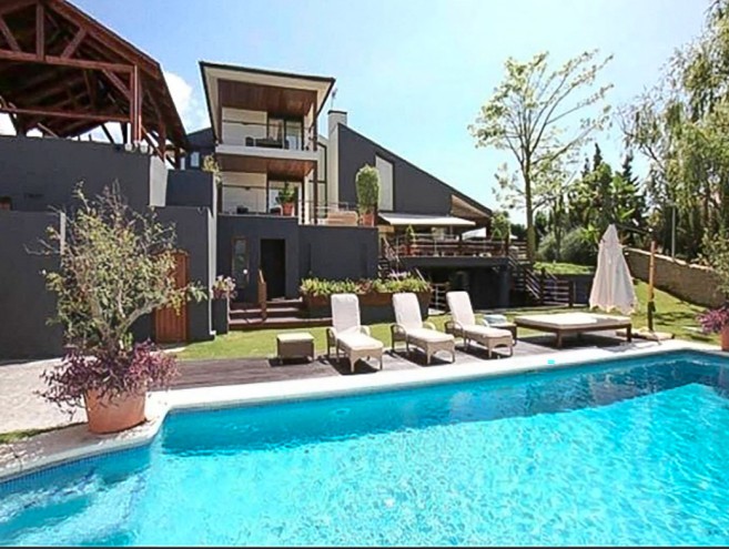 Villa for sale in Nueva Andalucía, Marbella