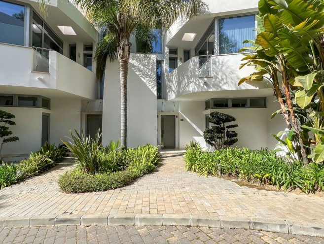 Townhouse for sale in Sierra Blanca, Marbella