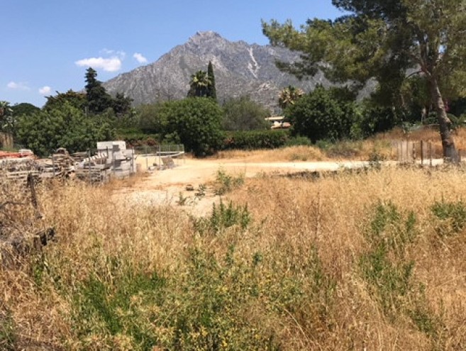 Terreno for sale in Nagüeles, Marbella